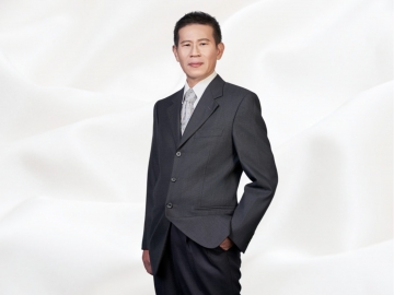 莊清鏘 副教授兼任系主任