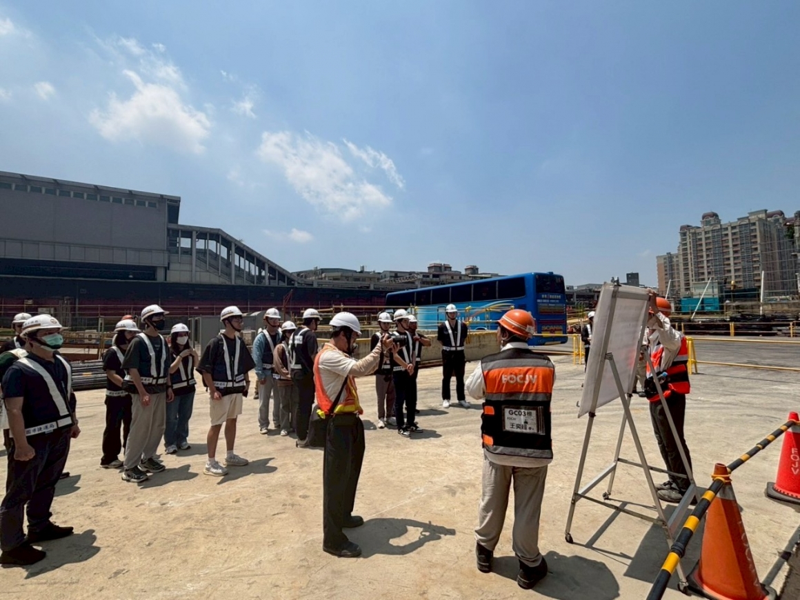 LINE_ALBUM_1140514桃園捷運工程參訪（營建專案管理-魏光譽）_250603_32